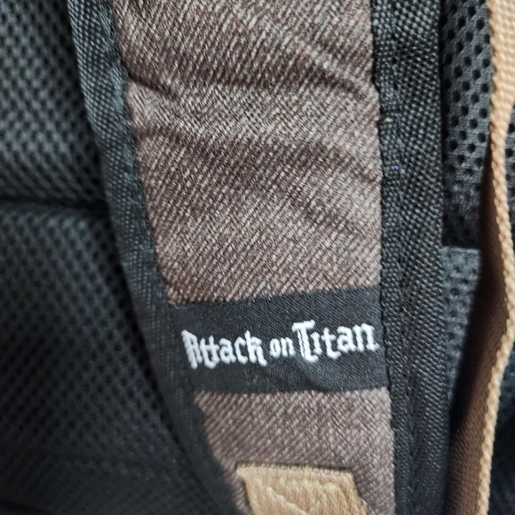 Attack on Titan laptop backpack - Picture 8 of 13
